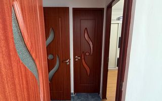 Vanzare apartament cu 4 camere in Micro 39b( k-uri), etaj 1, - Poză 3