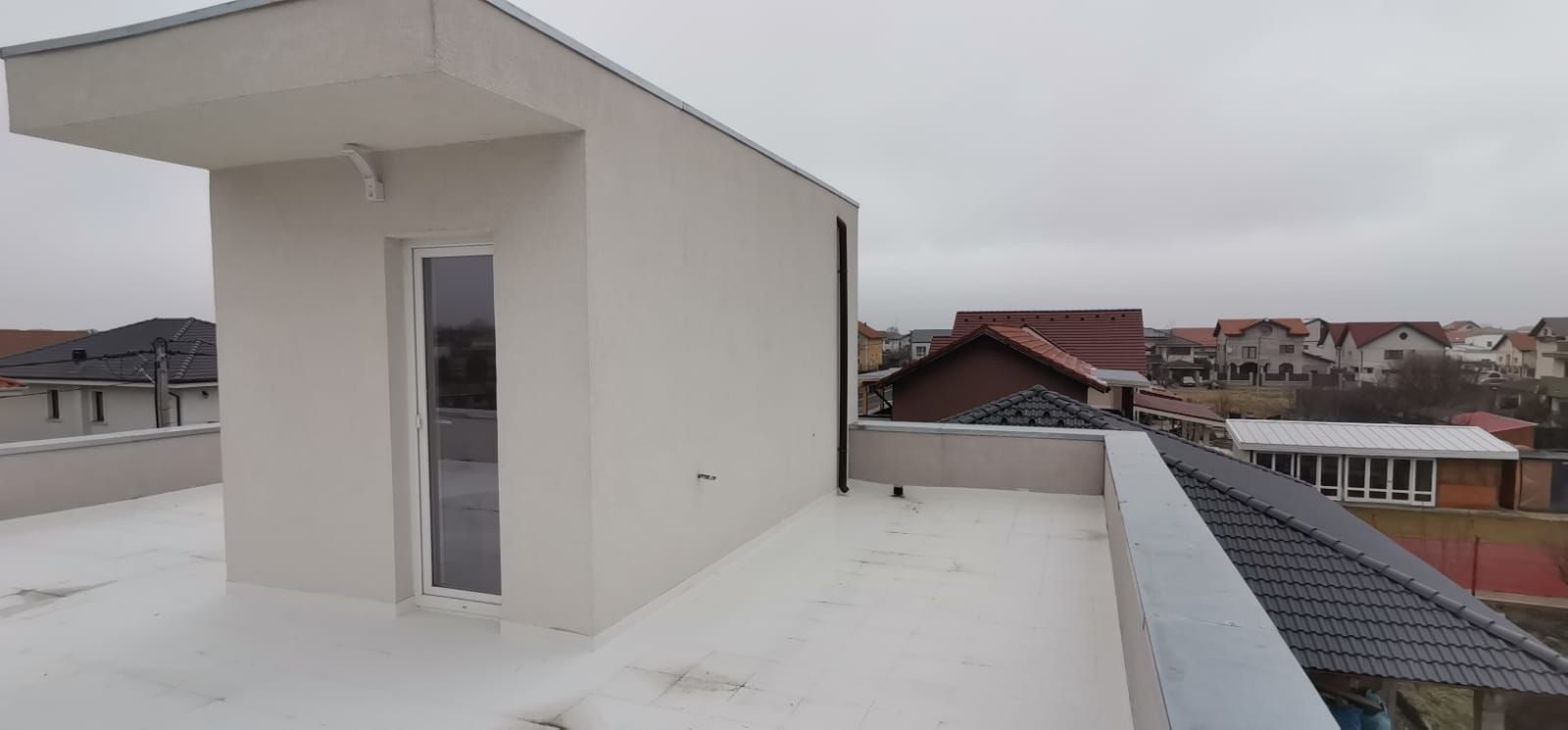 OCAZIE - Casă indiviuală modernă cu teren generos în Dumbrăvița (Cora) - Poză 10