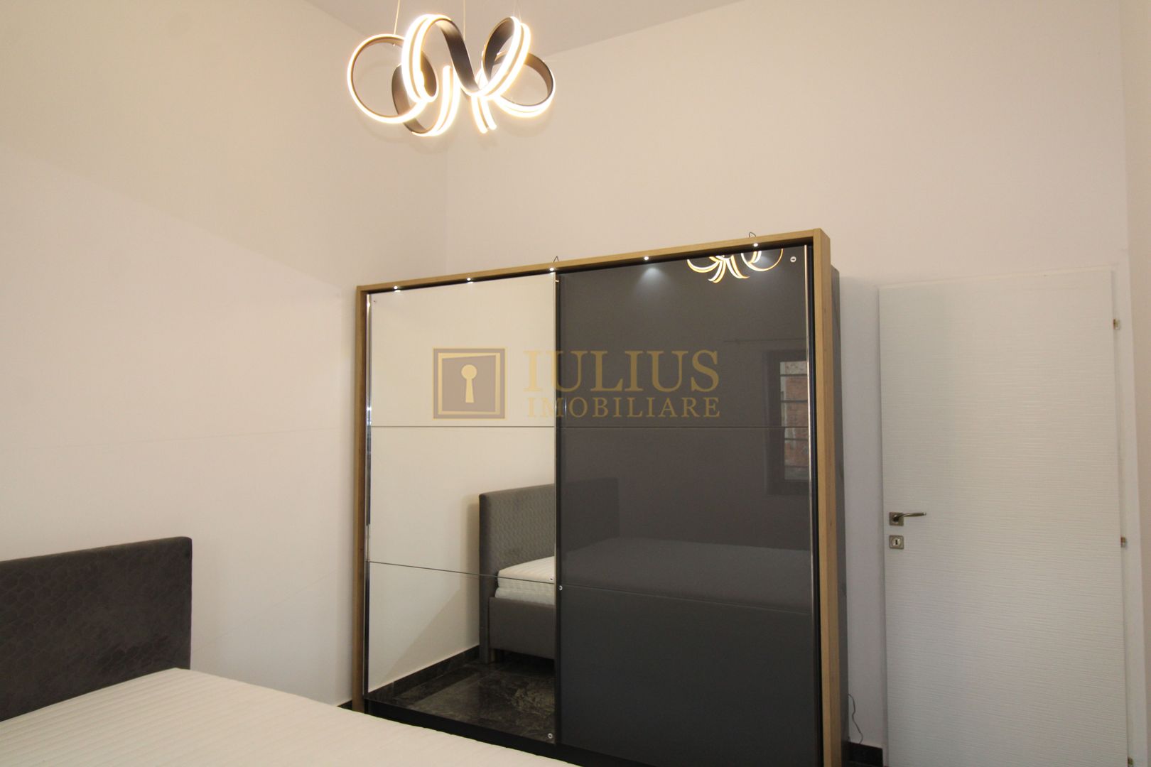 Apartament utilat  modern , situat la parter, curte coumuna privata - Poză 12