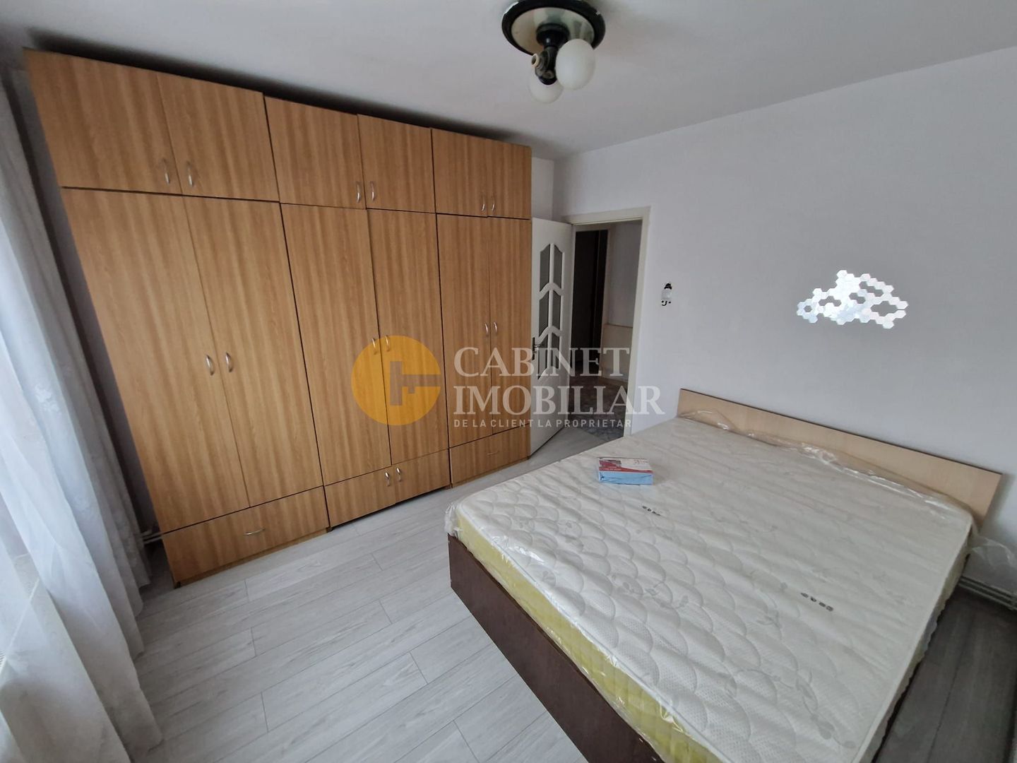 2 Camere Decomandat-mobilat/utilat- Zona Alexandru cel Bun-Familial - Poză 1
