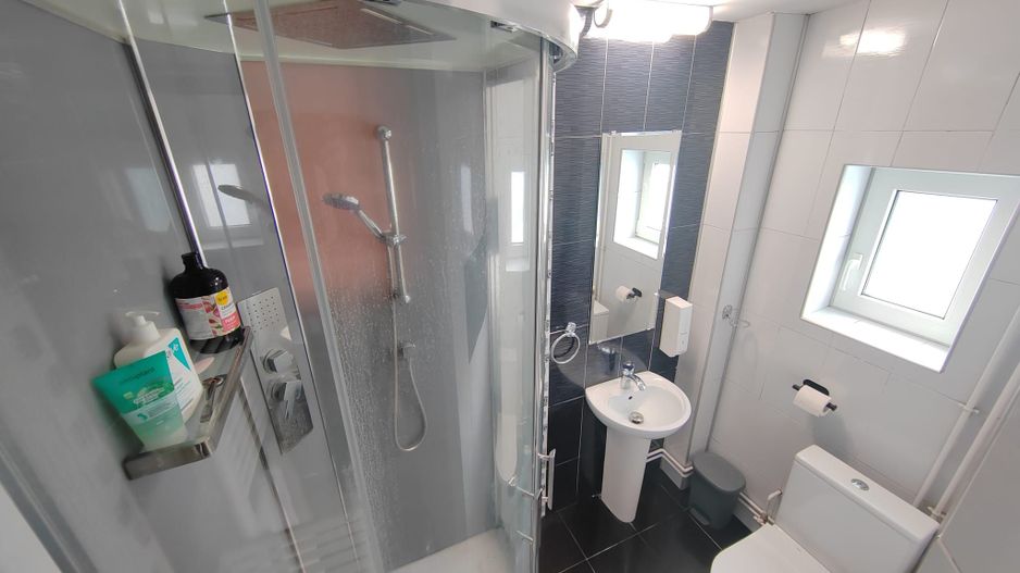 Parcul Carol,imobil versatil rezidential /birouri,parcare si curte - Poză 16