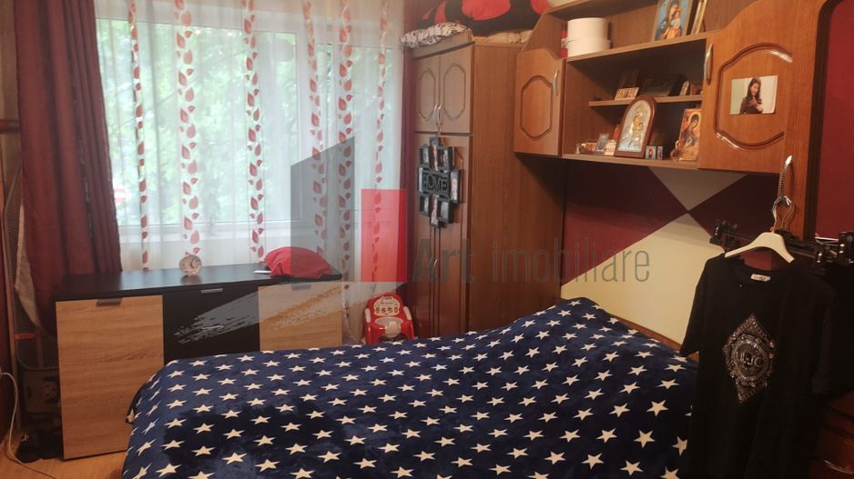 Vânzare apartament 3 camere Bd. Obregia - Turnu Măgurele - Poză 1