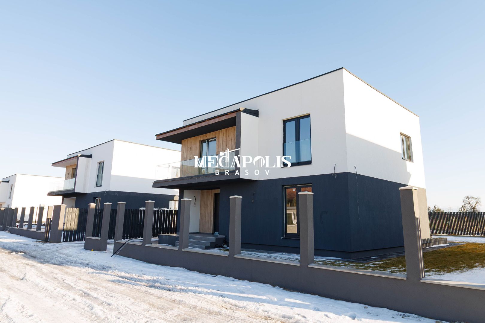 Casa Stil Mediteranean/ Intrare in Sanpetru - Poză 2