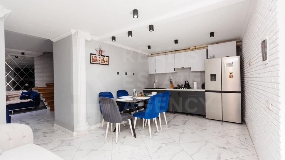 Vânzare casă, 225 mp + 6 ari, str. Mărășești, Centru - Poză 2