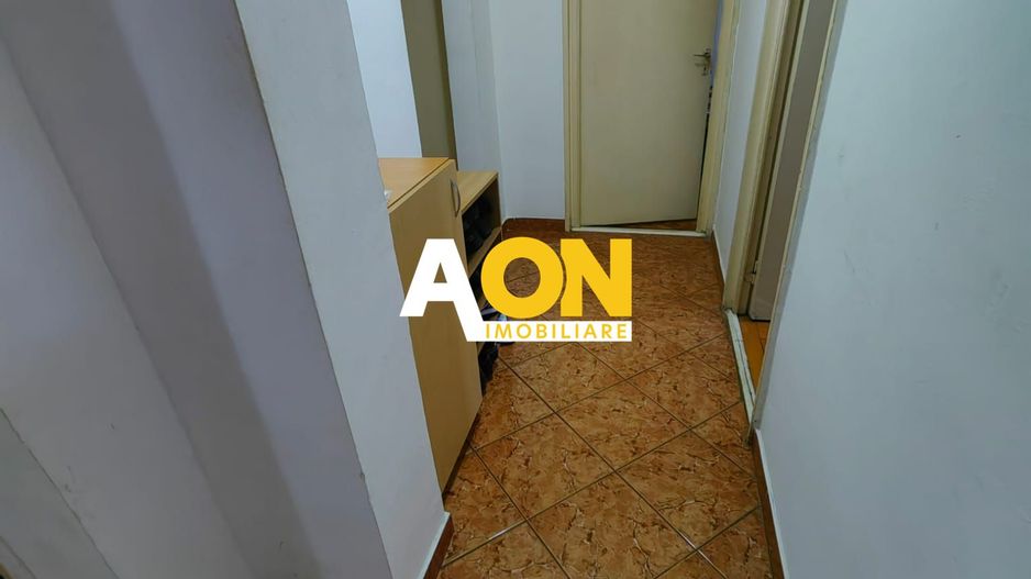 Apartament 3 Camere, Decomandat, Zona Cetate, Etaj 1 - Poză 7