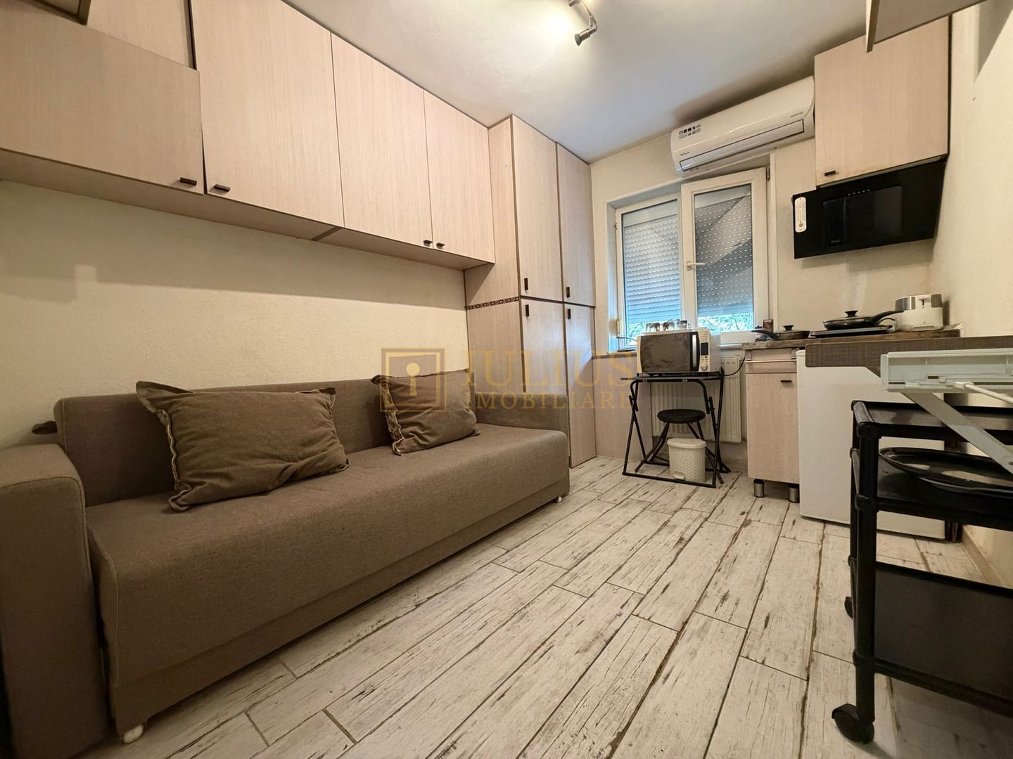 Garsoniera 20 mp, situata in Complexul Studentesc, disponibil imediat - Poză 1