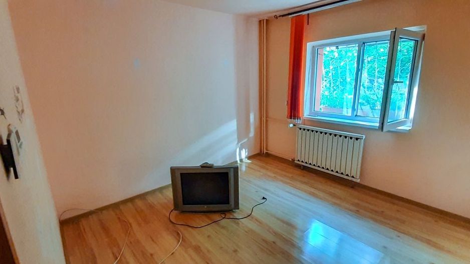 APARTAMENT LUMINOS ZONA 13 SEPTEMBRIE - Poză 4