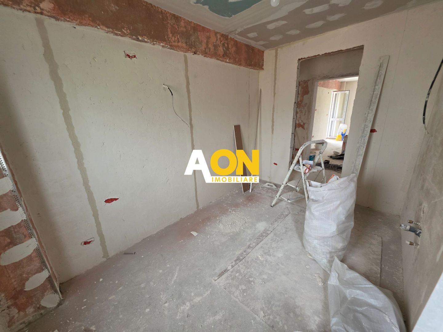 Apartament 3 Camere Decomandat, Etaj 1, Zona Centru - Poză 6