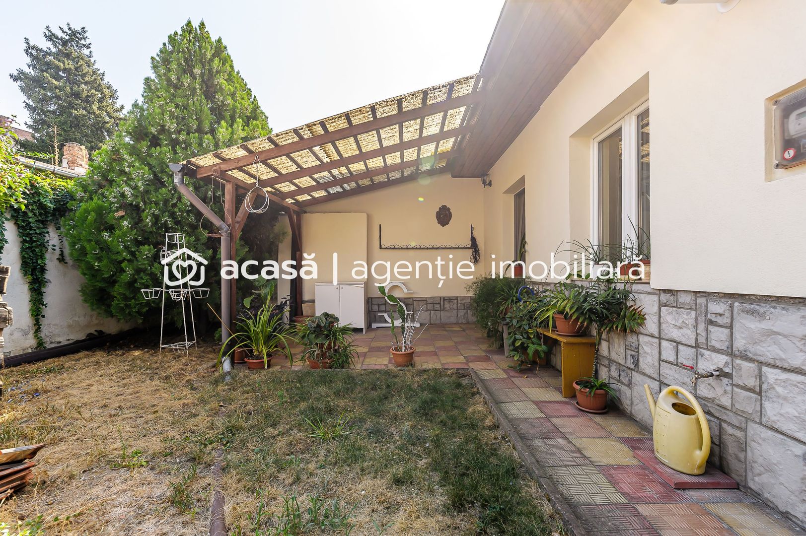 De închiriat apartament cu o cameră și curte interioară - Poză 8