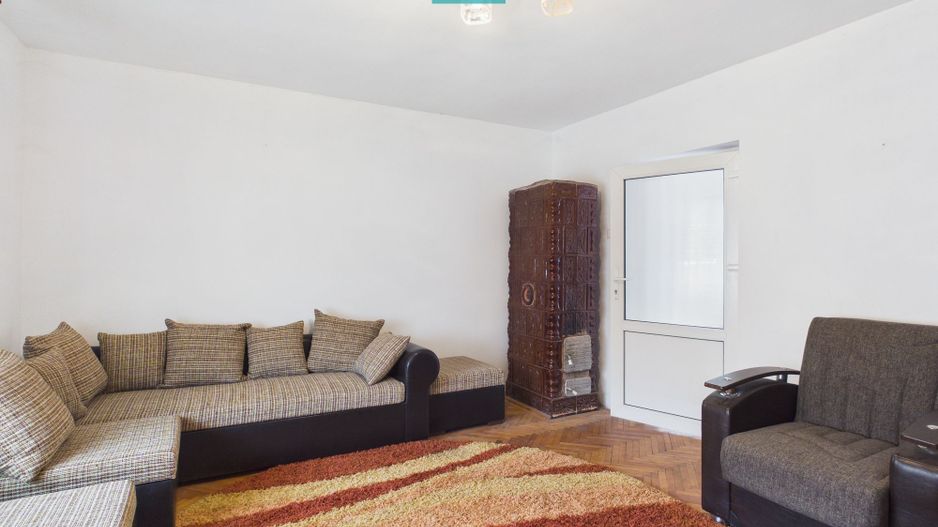 2 case separate + curte 1400 mp – Zona Dâmbovița - Poză 2