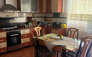 Vila S+P+1+M Lapus, str Paunitei - Poză 6