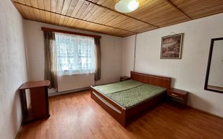 Pensiune cu potențial deosebit, vedere spectaculoasă spre Piatra Craiului - Poză 14