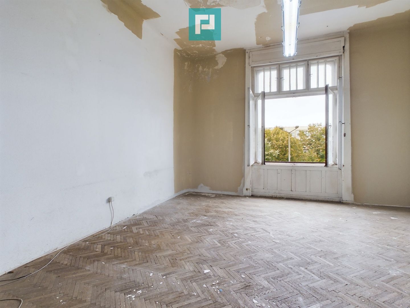 Apartament de închiriat – 3 camere, zonă centrală - Poză 11