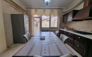 Vila generoasa de inchiriat intr o zona principala a orasului - Poză 2