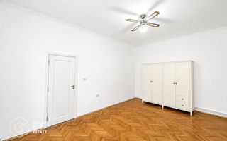 Apartament ultracentral, 2 camere, curte cu acces auto - Poză 2