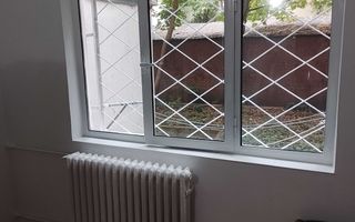 # vand 2 camere cămin (unite) cu hol și baie 32 mp, parter - Poză 5