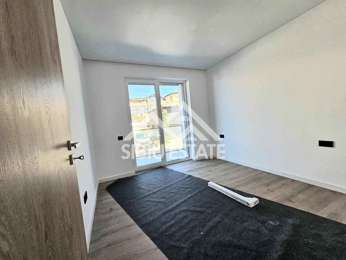 Apartament Sibiu central 3 camere, 2bai, lift garaj NOU - Poză 9