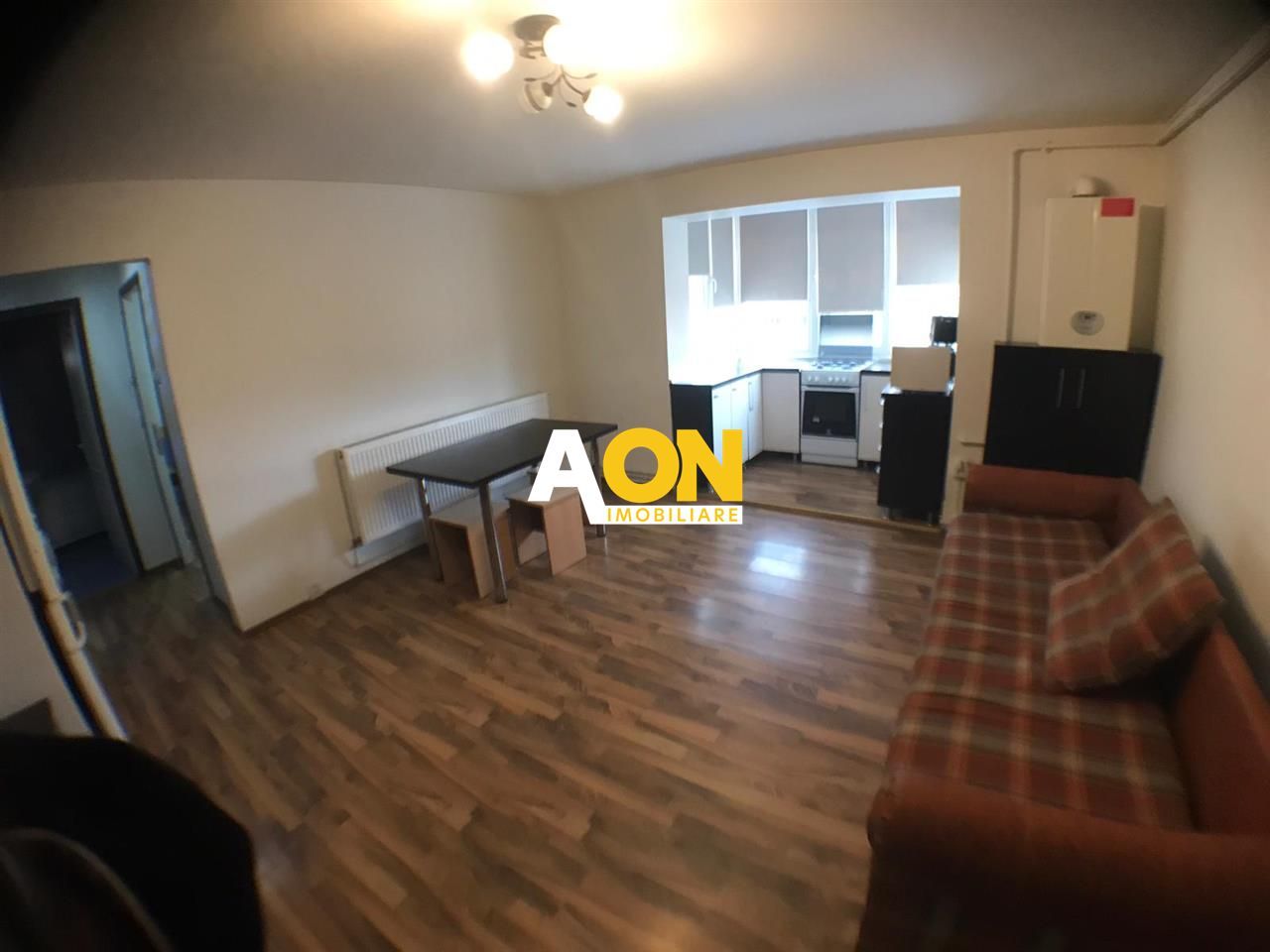 Apartament cu 3 camere de inchiriat, decomandat, Cetate - Poză 1