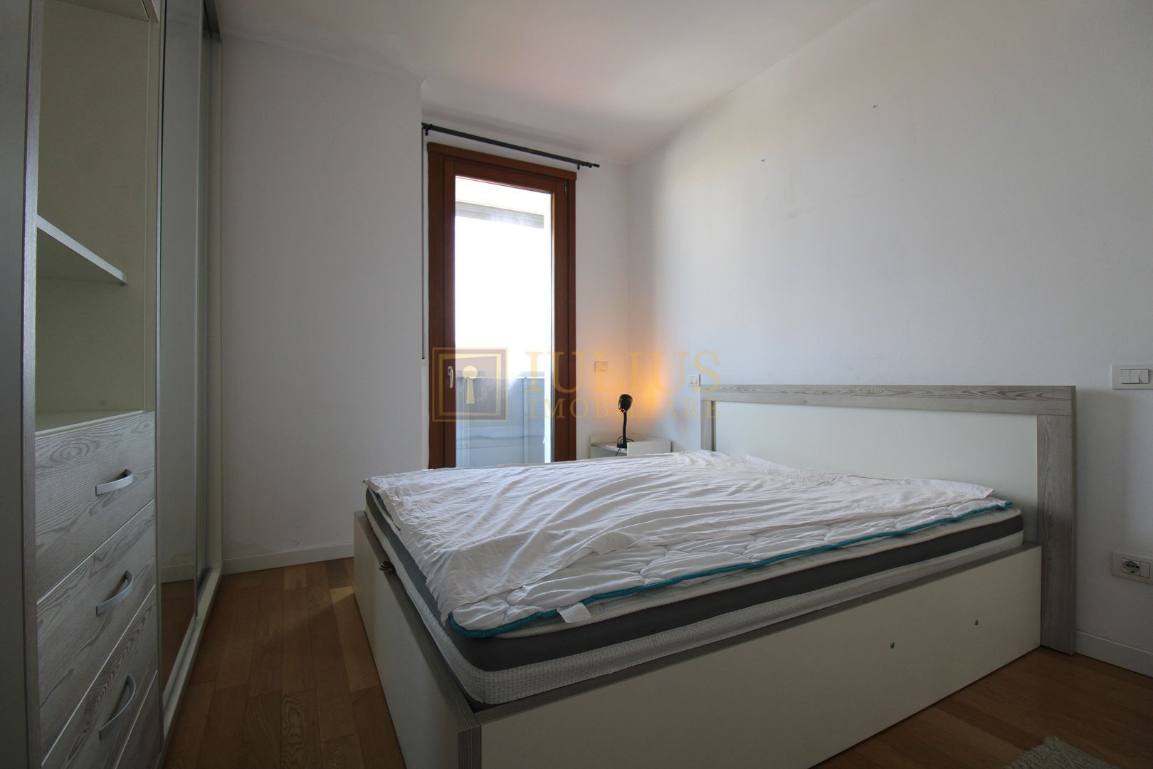 Ultracentral; 2 dormitoare + sufragerie si balcon spatios. Ctr Inclus - Poză 12