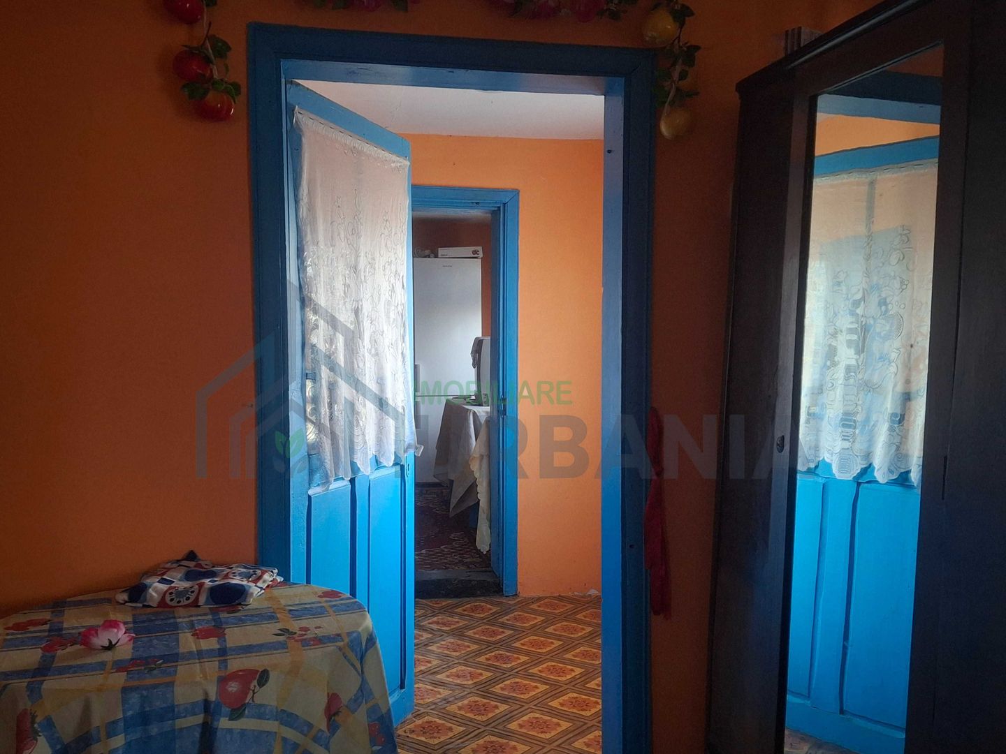 Casă de vânzare în satul Perieni, comuna Probota, cu grădină - Poză 6