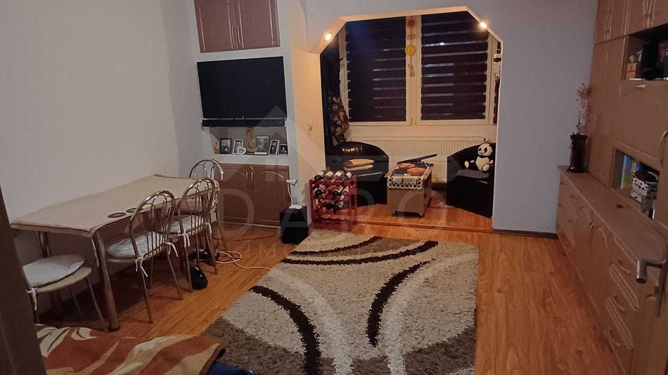 Oferim spre vânzare apartament cu 3 camere Dambu Pietros - Poză 2