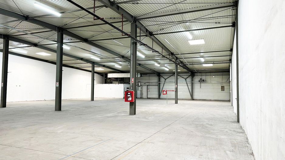 Hala de inchiriat Arad – 1.135 mp pentru comert, servicii - Poză 9