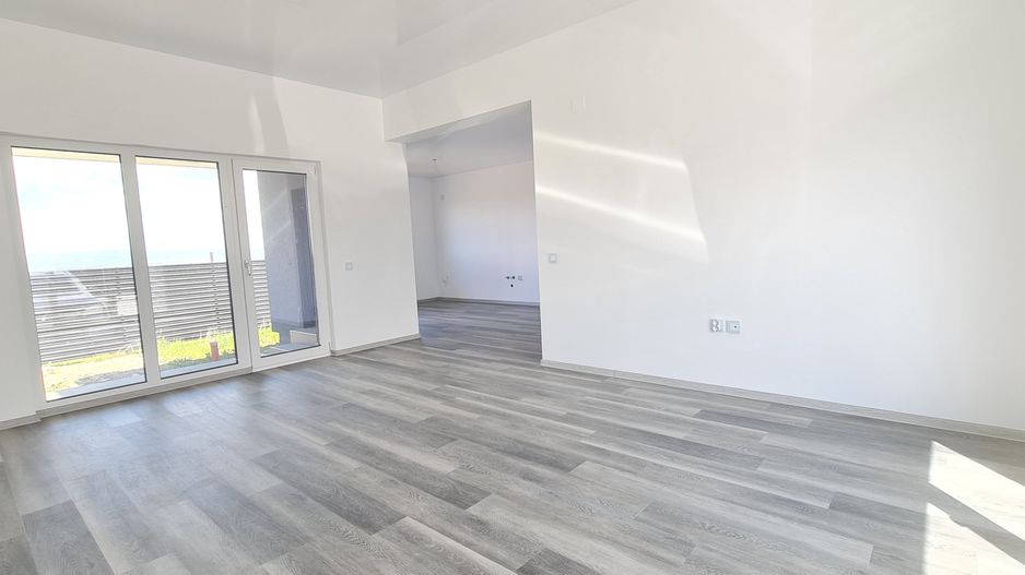 Casa 4 camere un nivel finalizata intabulata cartier Izvor Tarlungeni - Poză 2