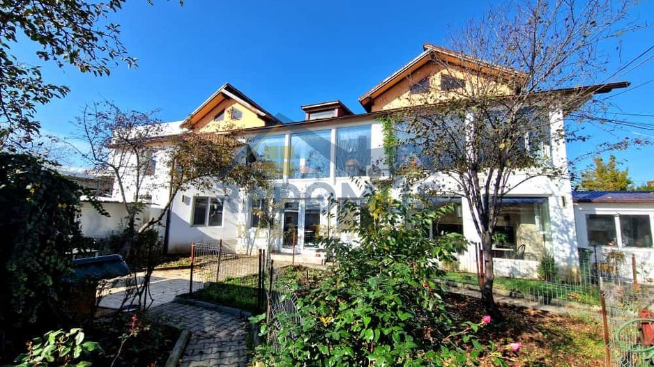 Casă cu piscină la preț de apartament - Ploiești - Teren 621 Mp - Poză 1