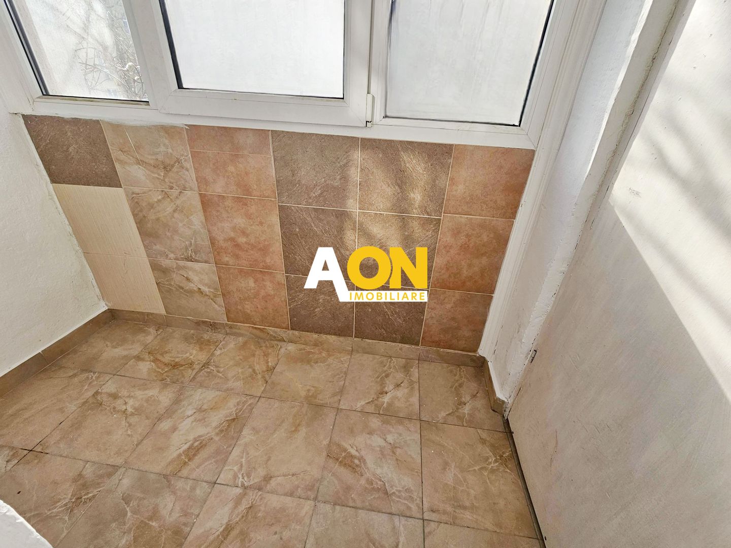 Apartament 2 camere, cu balcon, etaj 1, Cetate - Poză 4