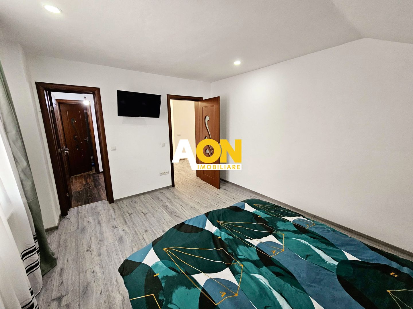 Casa individuala, mobilata utilata, zona Orizont - Poză 13