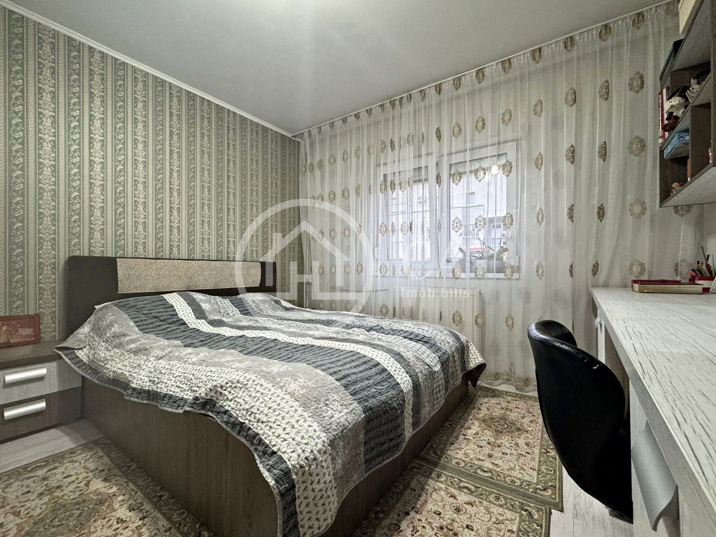 Apartament cu 3 camere de vanzare in Decebal, Oradea - Poză 1