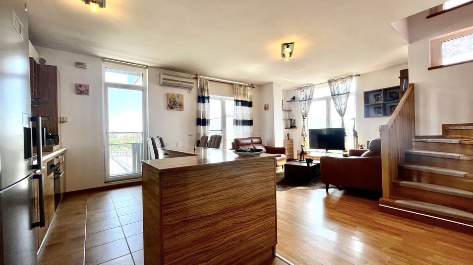 Apartament 3 camere, elegant, pe 2 niveluri,  cu garaj,  zona Aradului - Poză 2