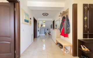 Vilă P+M cu teren de 4.200 mp – Onești - Poză 5