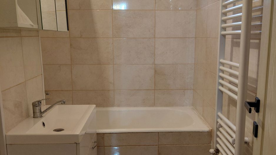 De inch iriat apartament 2 cam dec – Zona Baia Comunală, parter - Poză 5