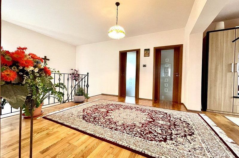 Design clasic, pozitie centrală - casă  în Dumbrăvita - Poză 11