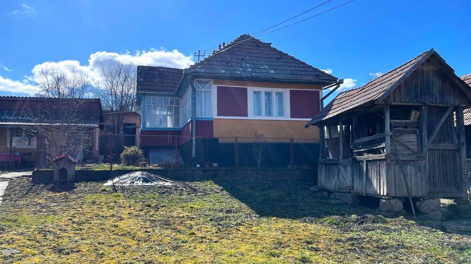 Casa traditionala+ domeniu de 2.900 mp,livada, anexe:refugiu apreciabil Craiesti - Poză 12