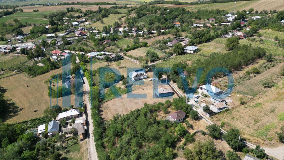 Casă și teren de vânzare în Parincea jud. Bacău. - Poză 5