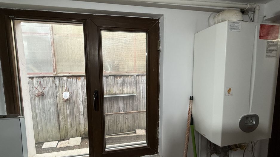 Spațiu de închiriat în Vilă - 2 camere+birou+curte în Campina - Poză 10