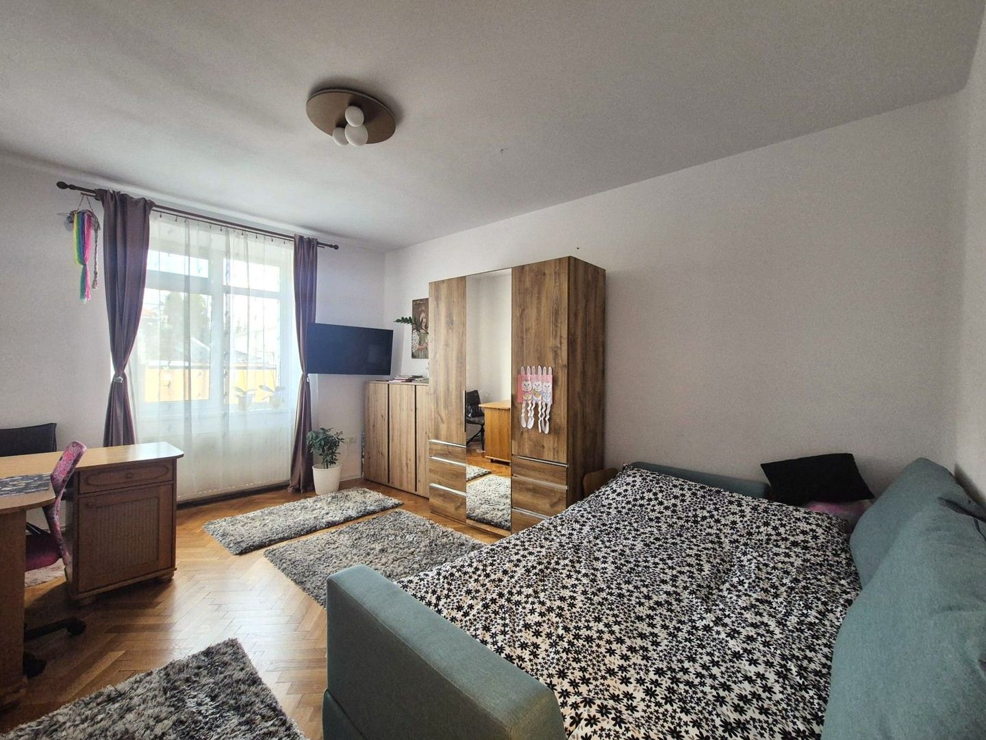 Piața de Miercuri, casă singură în curte, renovată 2025 - Poză 9