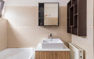 Apartament 4 camere si Curte Proprie | Parcare Inclusă - Poză 18