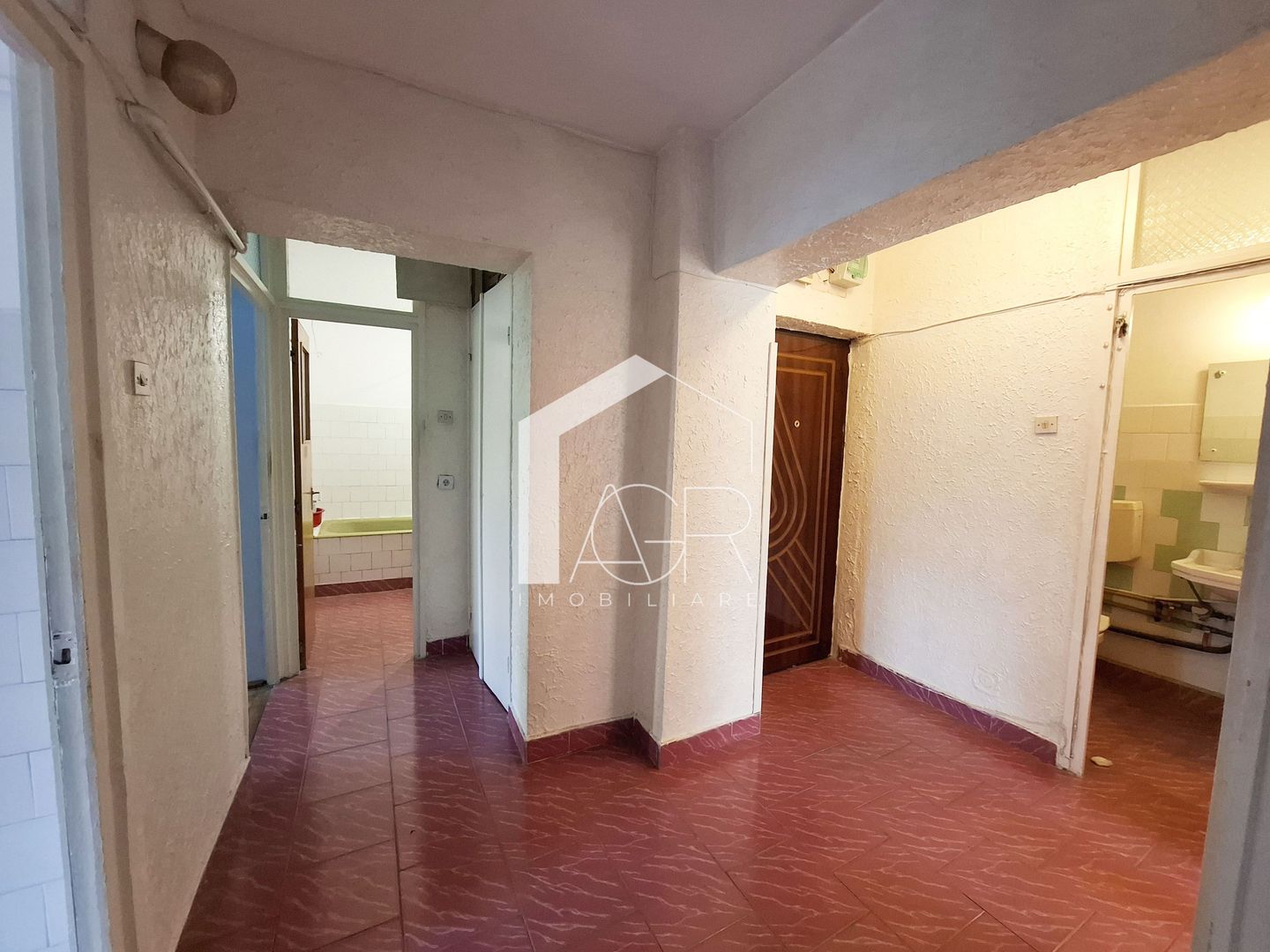 Apartament cu 3 camere, decomandat, Piata Mihai Viteazu - Poză 11