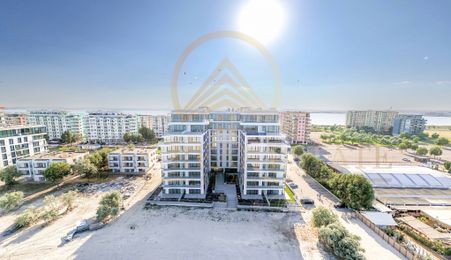 Stațiunea Mamaia – Vânzare apartament cu 4 camere, 3 bai cu vedere la mare.