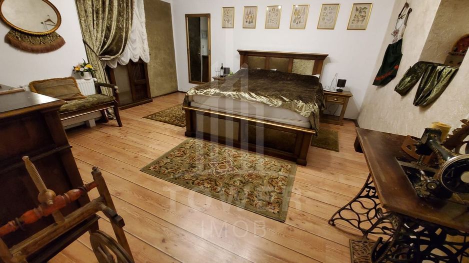 Pensiune de vânzare-9 camere cu baie, restaurant, curte-Apoldu de Sus - Poză 2
