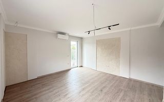 Gradina proprie. Bucatarie inchisa. Loc de parcare. - Poză 2