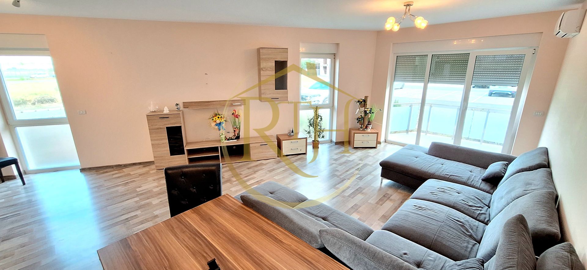 Oferim spre vanzare apartament 2 camere, 60 mp curte, Giroc, 0% Comision - Poză 2