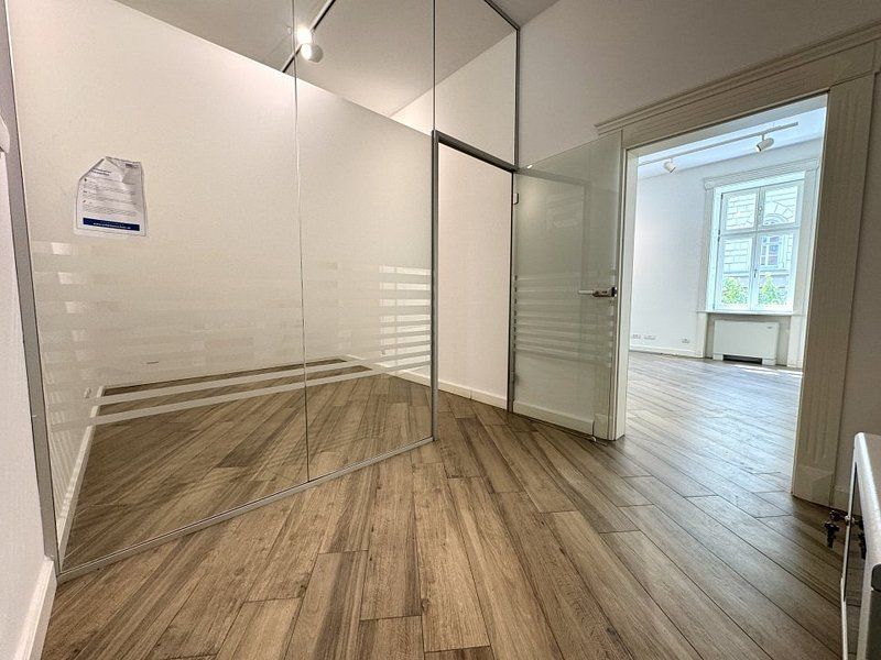 Birou elegant si spațios in Piața Unirii - Poză 9