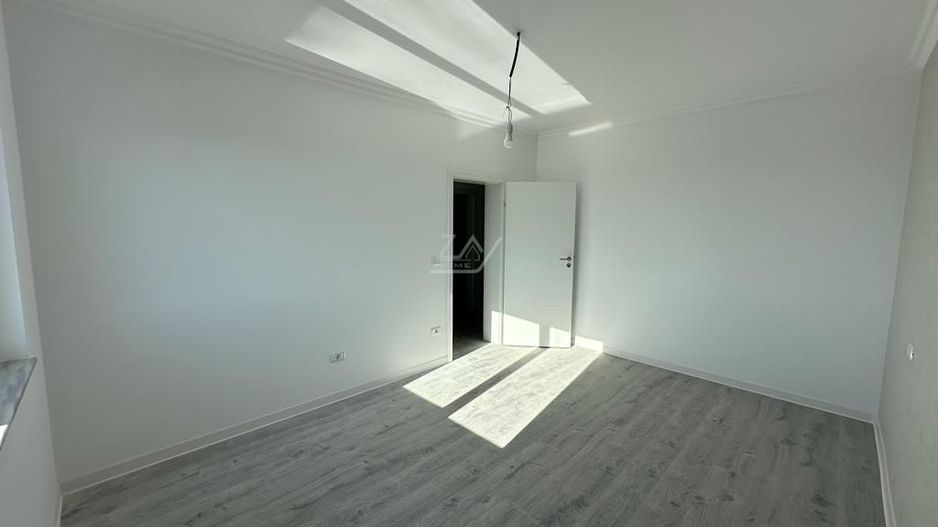 Asfalt. Loc de parcare. Etaj 1. - Poză 7