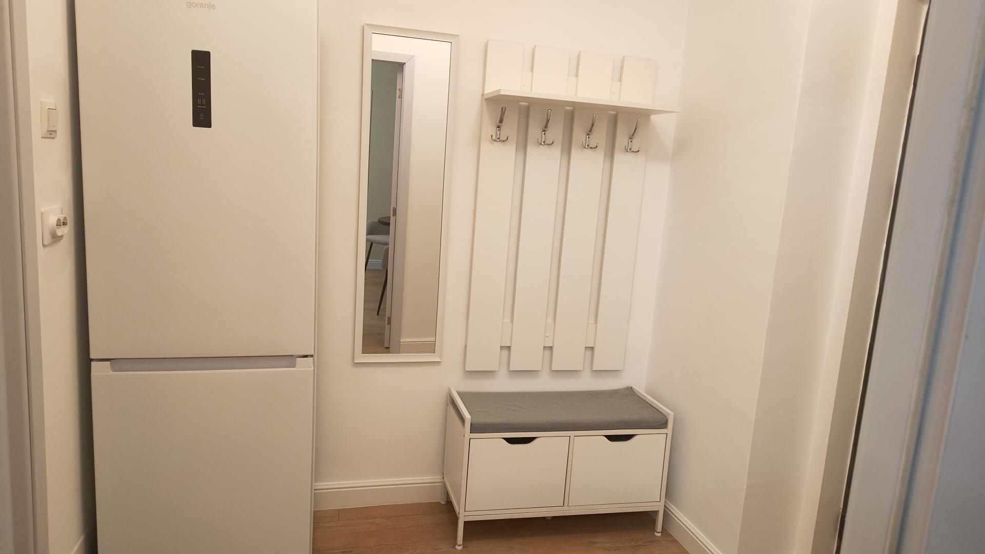 AP. 2 CAMERE- PIATA SUDULUI, BUCATARIE INCHISA, MOBILAT MODERN - Poză 4
