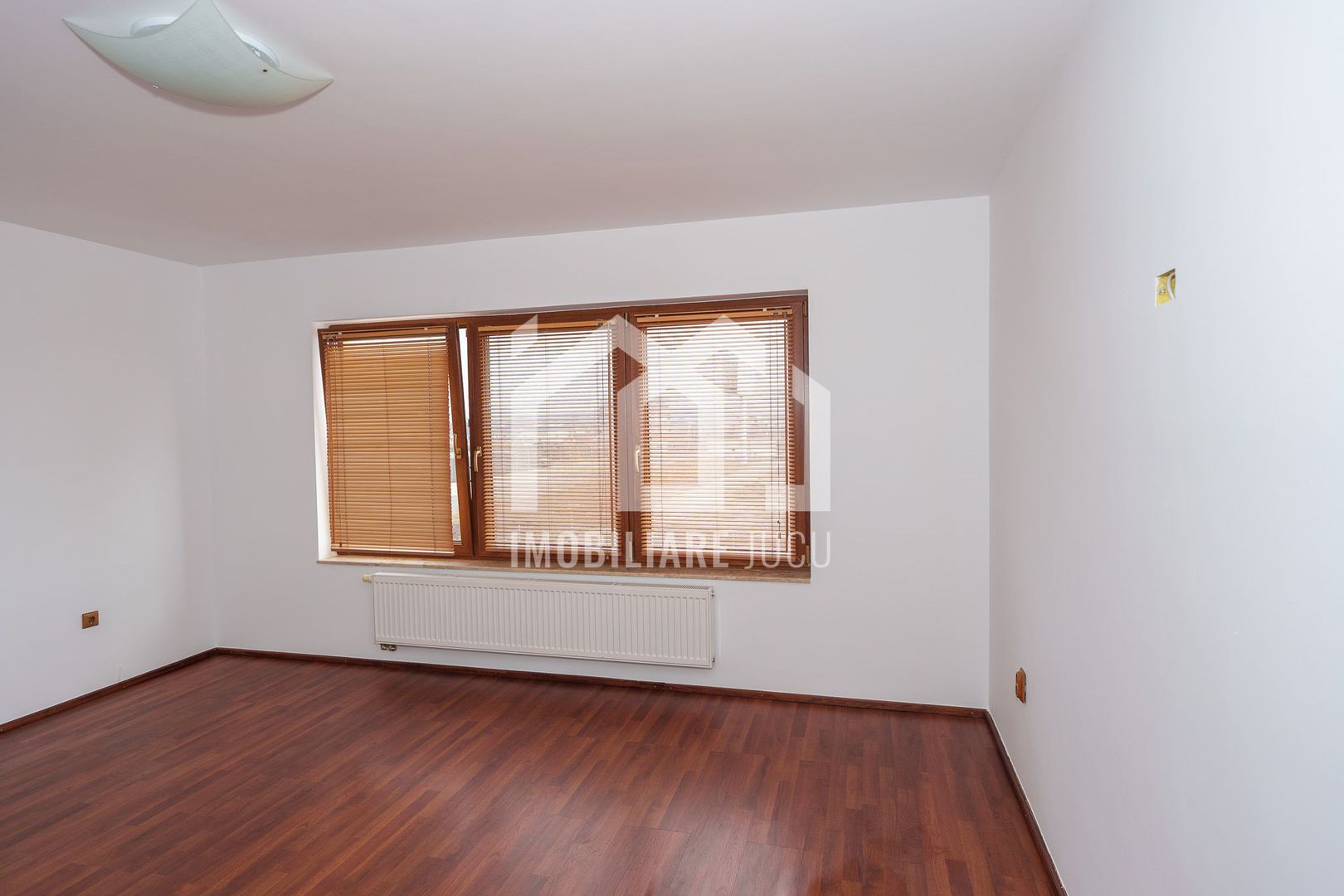 Clădire modernă cu spațiu multifuncțional de închiriat în Jucu de Mijl - Poză 14