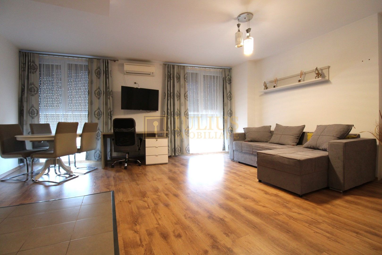 Complex URANUS PLAZA, zona Soarelui; rulouri electrice. - Poză 2